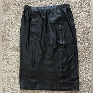 2b Bebe faux leather stretchy midi skirt